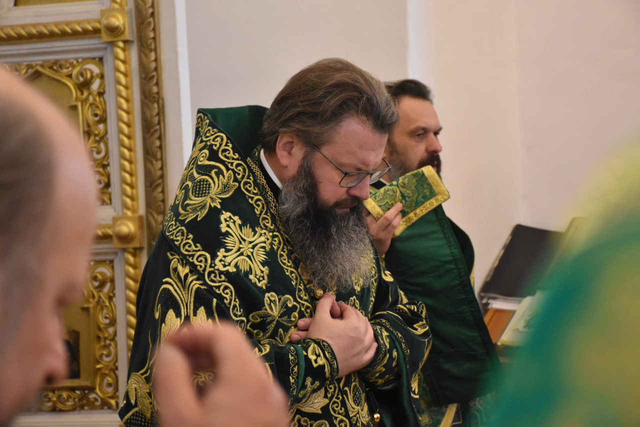 В день памяти прп. Аркадия Вяземского и Новоторжского митрополит Исидор возглавил Литургию в Свято-Троицком соборе г. Вязьма